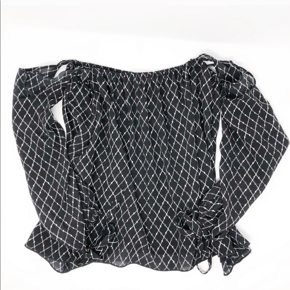 Beautiful blouse - Picture 2 of 5